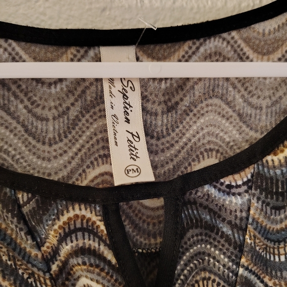 Women's Multicolor Zigzag Top - Picture 5 of 11